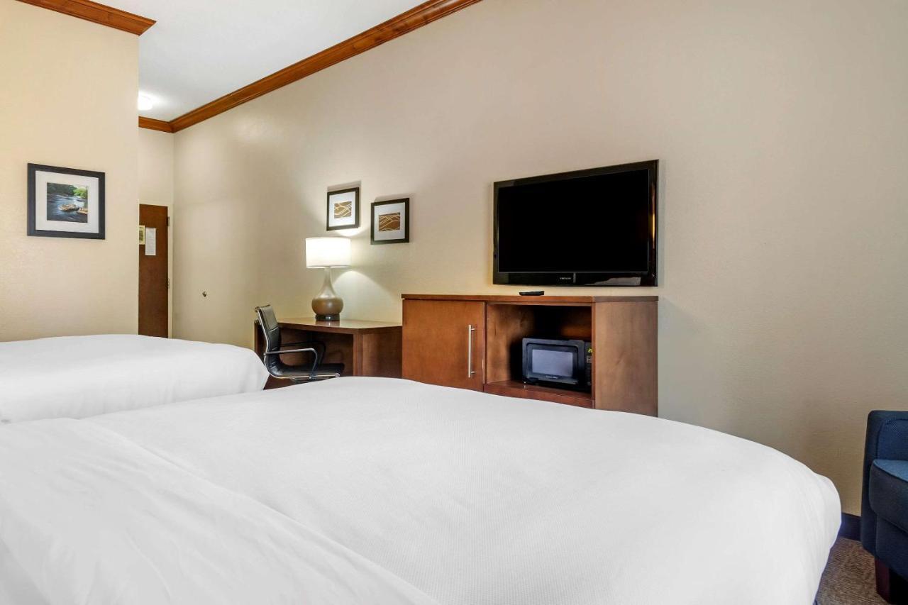 Comfort Inn & Suites Statesboro - University Area Exteriör bild