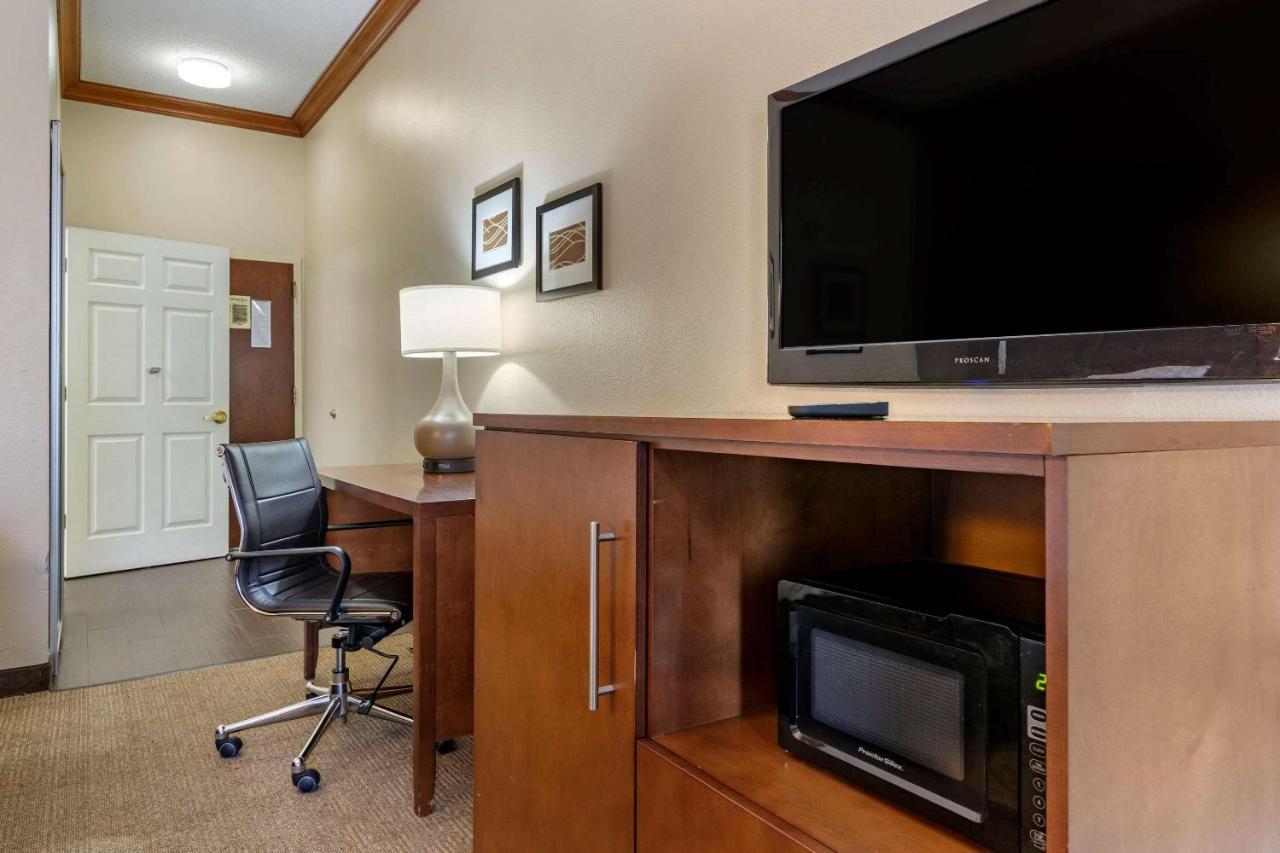 Comfort Inn & Suites Statesboro - University Area Exteriör bild